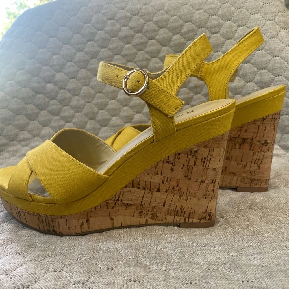Chic Yellow Sandals with Adjustable Strap